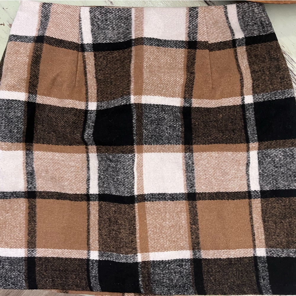 Chic Plaid Mini Skirt in Black, Brown, and Cream